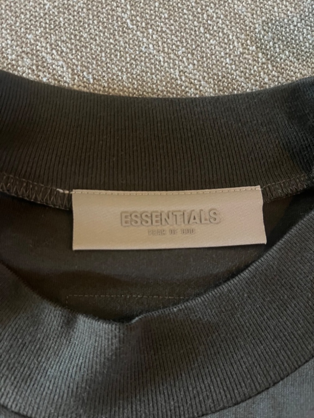 ESSENTIALS T-SHIRT size small - Picture 4 of 5